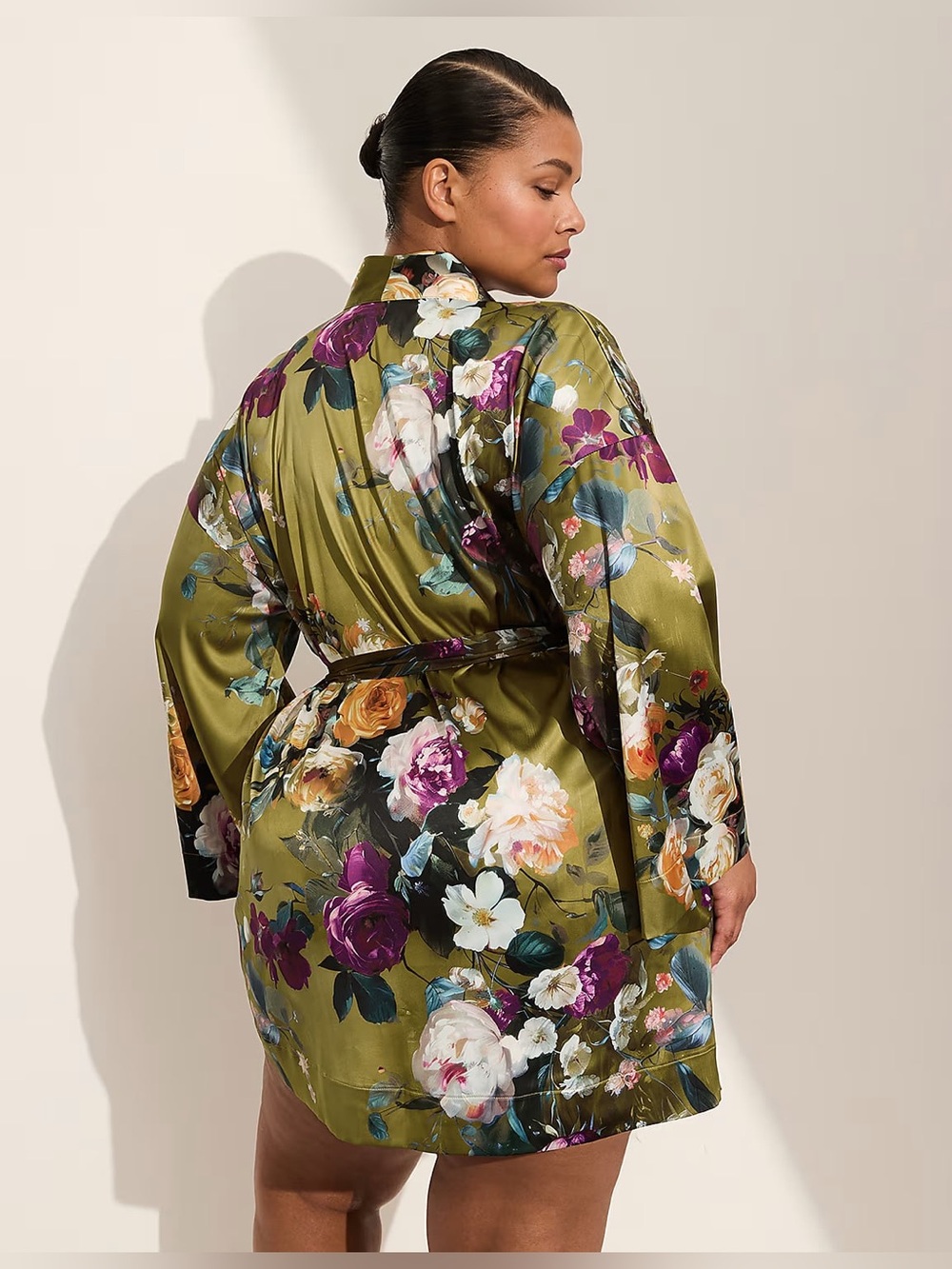 Printed Stretch Satin Robe (Renaissance Roses Green Moss, Size 22/24) - Picture 3 of 12